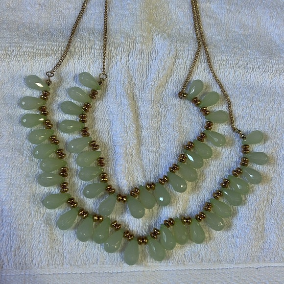 Charlotte Russe Elegant Gold and Green Beaded Necklace - Picture 1 of 3